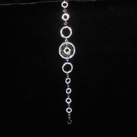 CZ Circle Bracelet - Picture 4 of 5
